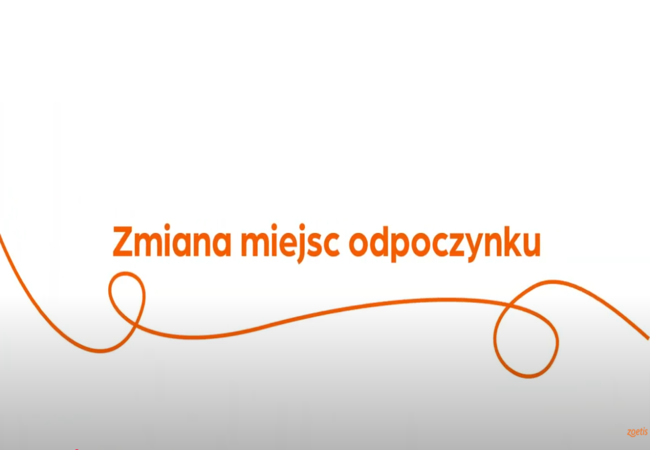 Tekst „Zmiana miejsc odpoczynku” z pomarańczową spiralą na białym tle.